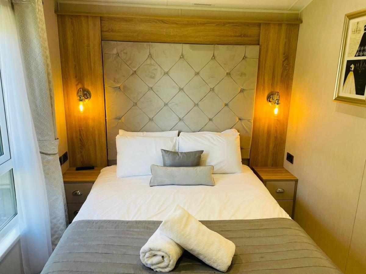 Brians Lodge With Hot Tub พ็อคลิงตัน ภายนอก รูปภาพ