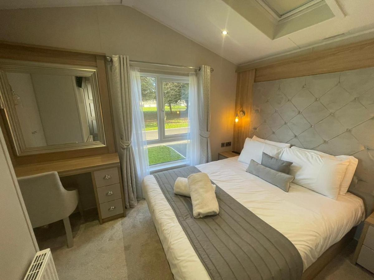 Brians Lodge With Hot Tub พ็อคลิงตัน ภายนอก รูปภาพ